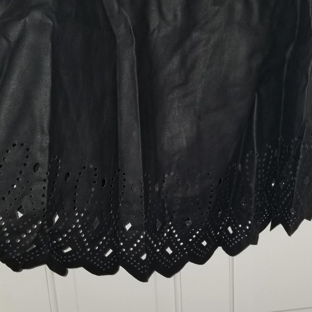 ASTR Black Faux Leather Mini Skirt - Picture 6 of 7